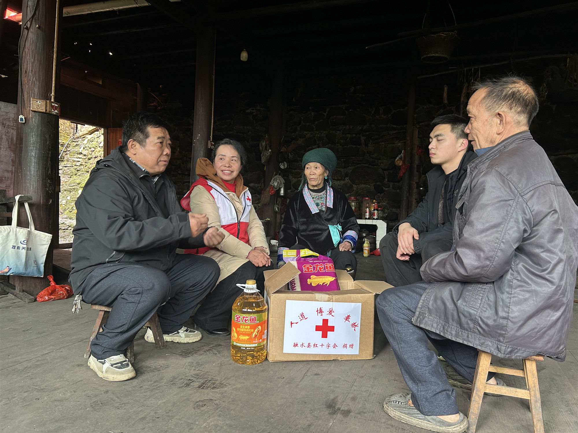 慰问困难群众李玉福_副本.jpg
